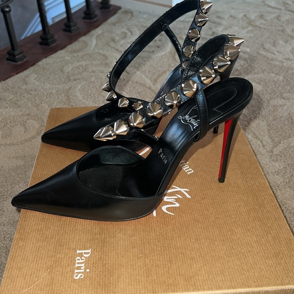 Heels - Picture 2 of 5